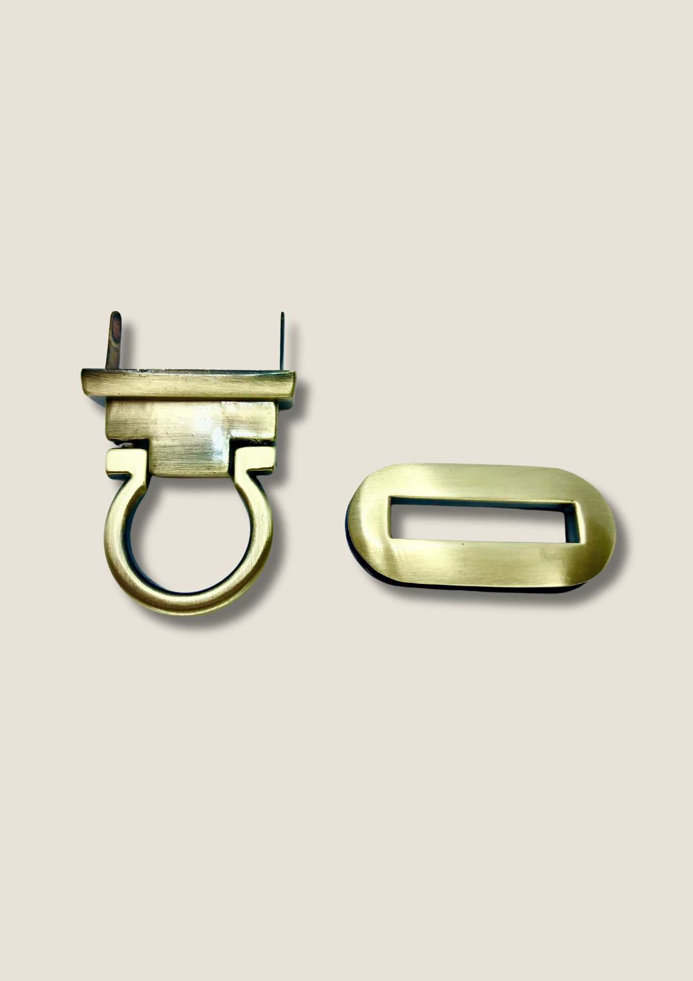 Oval Ferragamo style flip lock Flip lock Malusha Shop.