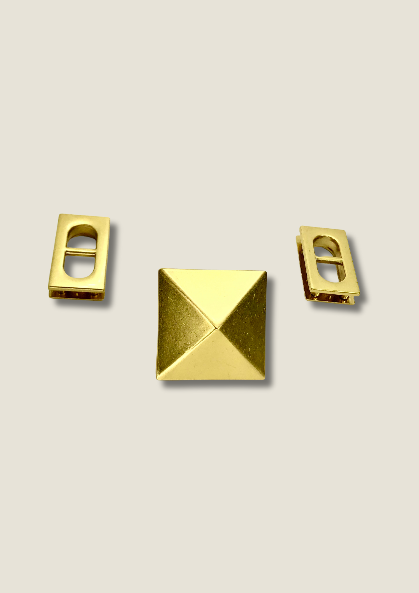 Magnetic bag clasp with piramid overlay with two eyelets Valentino style Claps Malusha Shop.