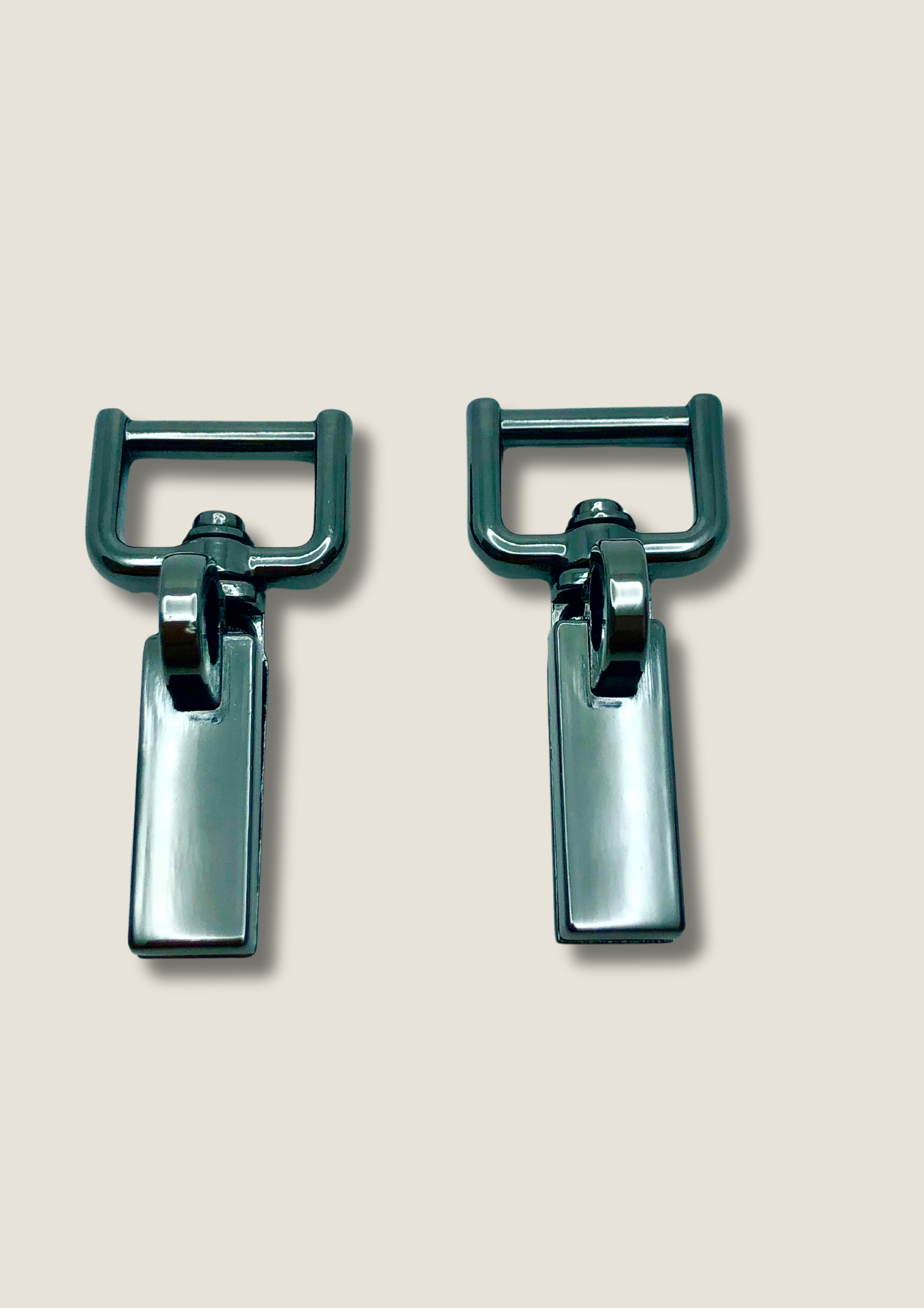 Side bag strap  connector with swivel hook (pair)