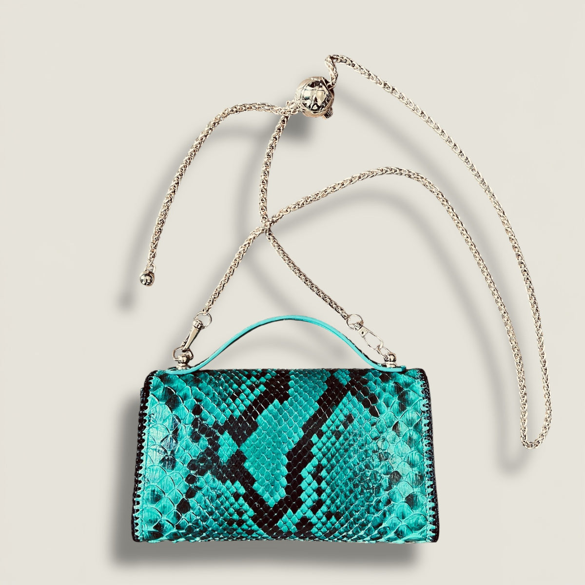 Refined Classic Leather Bag - Sophisticated Everyday Elegance