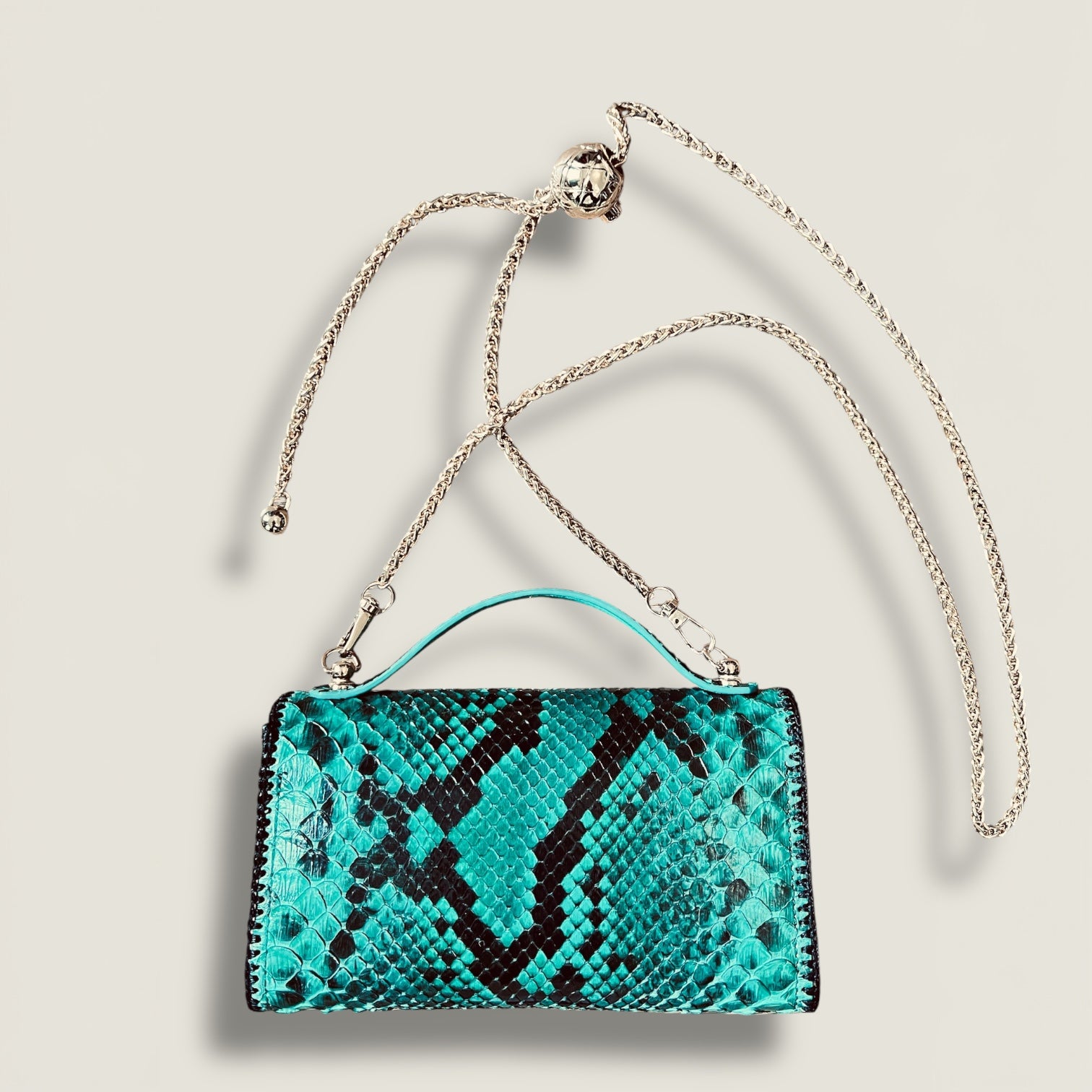 Refined Classic Leather Bag - Sophisticated Everyday Elegance